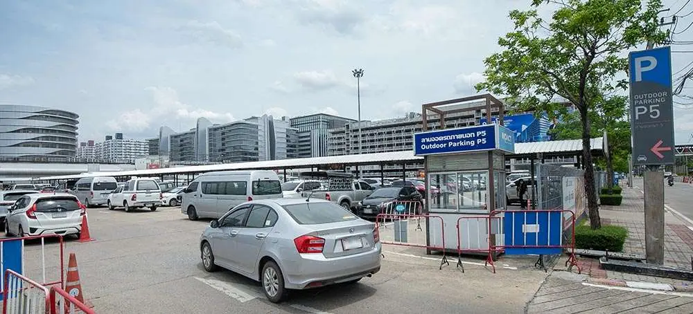 Outdoor lot P5 behind Halls 7 to 8